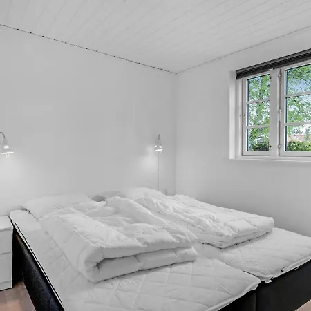 4 Bedroom In *
