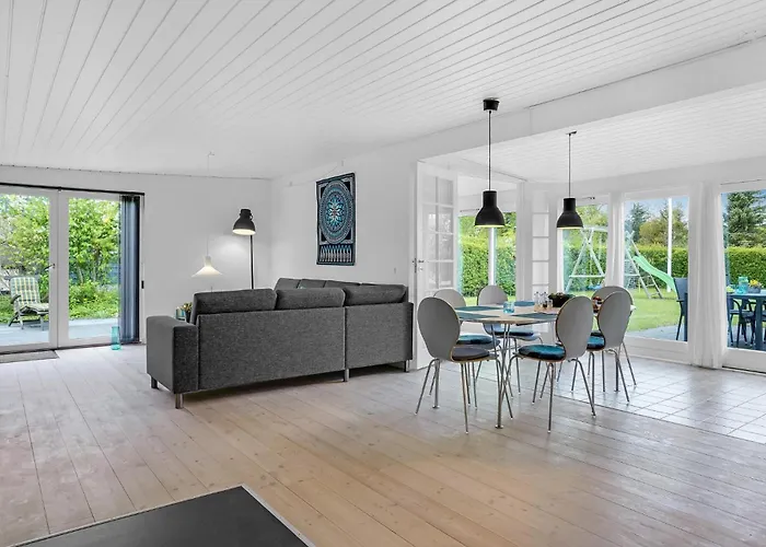 4 Bedroom In Vakantiehuis *