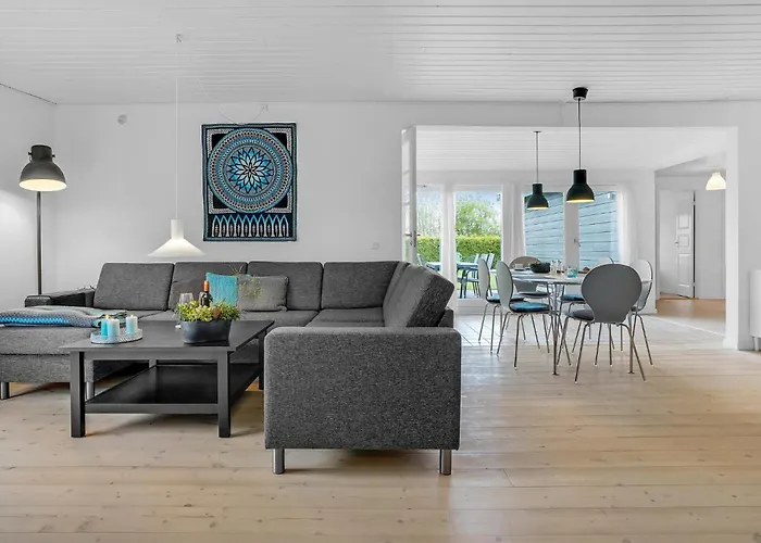 Vakantiehuis 4 Bedroom In *